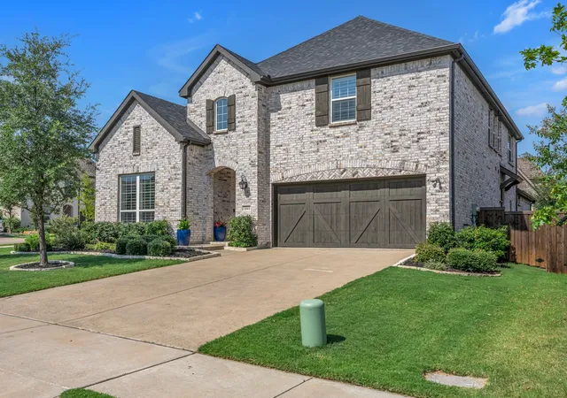 Photo 2 of Single family home for sale at 1041 Lone Grv Ln, Prosper, TX 75078 | MLS# 21394809 | Listing updated on 2026-10-10