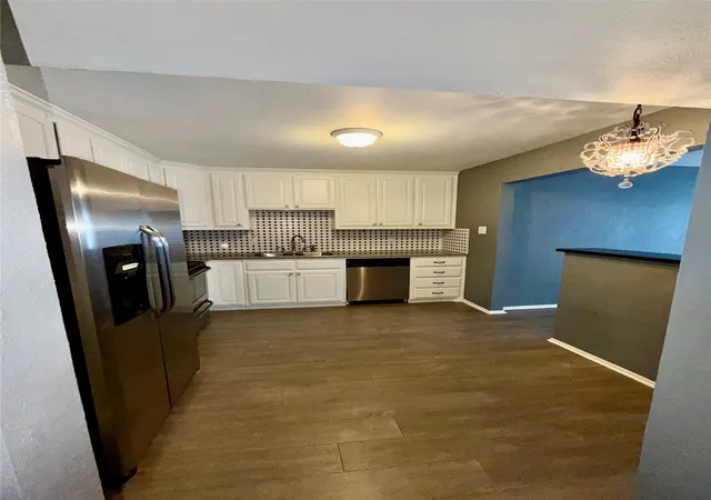 Photo 3 of Condo for sale at 7855 Meadow Park Dr #B, Dallas, TX 75230 | MLS# 21392487 | Listing updated on 2026-09-25