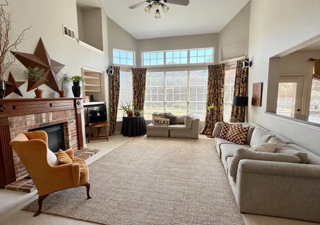 Photo 4 of Single family home for sale at 25 Ridgewood Dr, Roanoke, TX 76262 | MLS# 21391395 | Listing updated on 2026-09-25