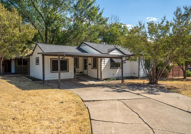 Photo 3 of Single family home for sale at 5301 Odell Dr, Fort Worth, TX 76115 | MLS# 21389694 | Listing updated on 2026-10-09