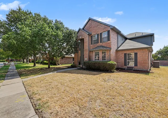 Photo 2 of Single family home for sale at 11181 Clearstream Ln, Frisco, TX 75035 | MLS# 21393408 | Listing updated on 2026-10-06