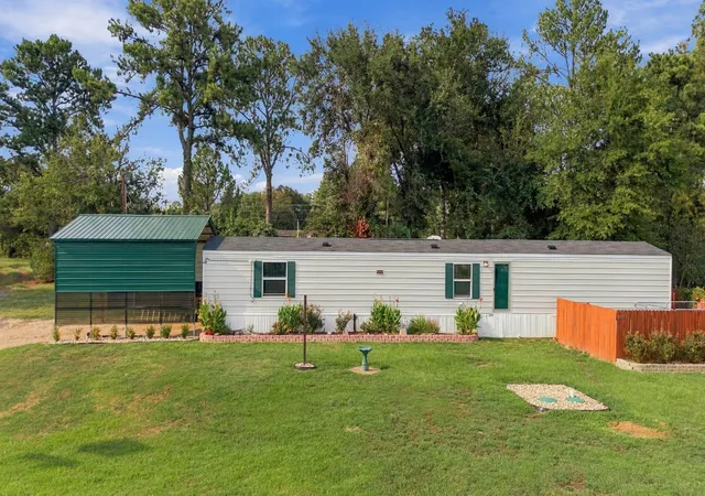Photo 1 of Manufactured home for sale at 22107 Lakewood Dr, Frankston, TX 75763 | MLS# 21390479 | Listing updated on 2026-09-25