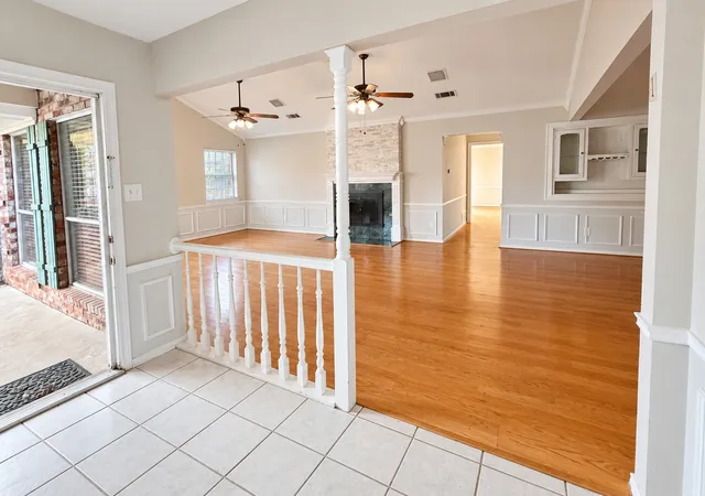 Photo 2 of Single family home for sale at 17922 Hillcrest Rd, Dallas, TX 75252 | MLS# 21391382 | Listing updated on 2026-09-28