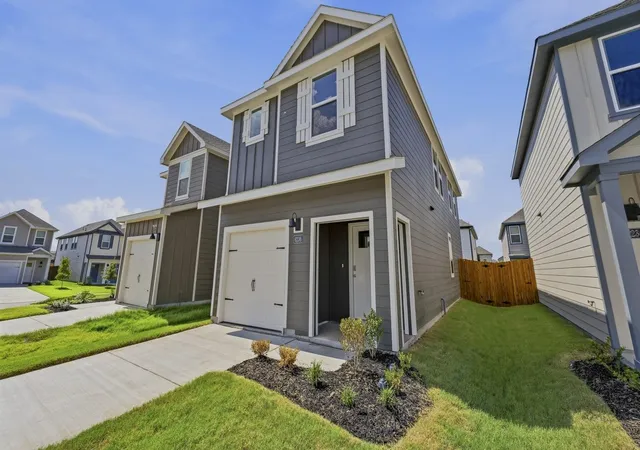 Photo 3 of Single family home for sale at 6236 Silver Maple Way, Princeton, TX 75407 | MLS# 21394927 | Listing updated on 2026-10-07
