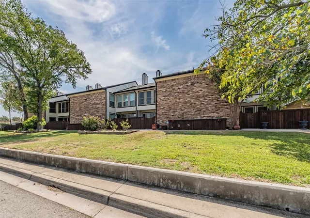 Sale Pending at 714 E Wall St #105, Grapevine, TX 76051 | MLS# 21387329 | Listing updated on 2026-10-05