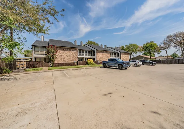 Sale Pending at 714 E Wall St #105, Grapevine, TX 76051 | MLS# 21387329 | Listing updated on 2026-10-05