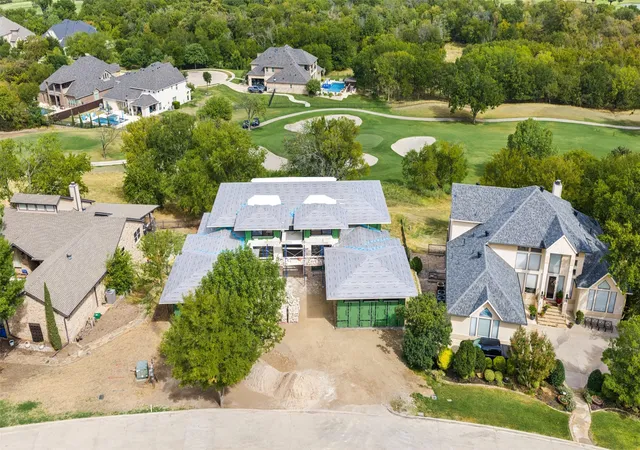 Photo 3 of Single family home for sale at 241 Oak Hl Dr, Roanoke, TX 76262 | MLS# 21386977 | Listing updated on 2026-10-05