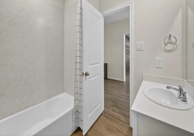 Photo 2 of Sale Pending at 2913 Carrington Hl Dr, Sherman, TX 75092 | MLS# 21394957 | Listing updated on 2026-10-07