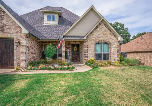 Photo 2 of Single family home for sale at 119 Blaine Tr, Longview, TX 75604 | MLS# 21394917 | Listing updated on 2026-10-09