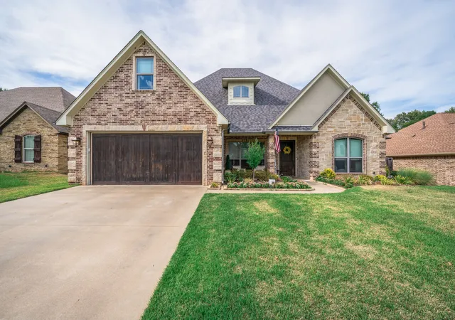 Photo 3 of Single family home for sale at 119 Blaine Tr, Longview, TX 75604 | MLS# 21394917 | Listing updated on 2026-10-09