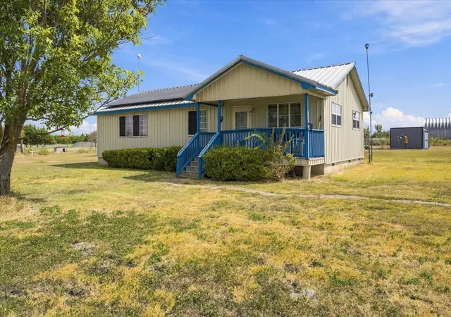 Photo 2 of Single family home for sale at 3520 County Rd 1061, Greenville, TX 75401 | MLS# 21388897 | Listing updated on 2026-09-25