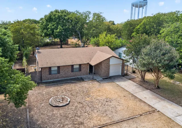 Photo 1 of Single family home for sale at 346 Linkcrest Dr, Duncanville, TX 75137 | MLS# 21394594 | Listing updated on 2026-10-28