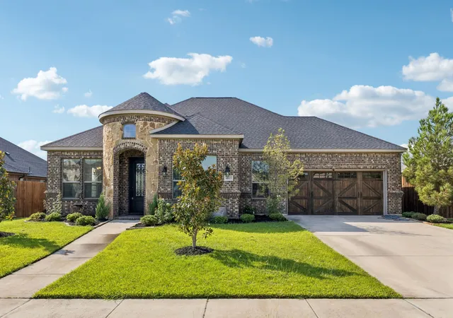 Photo 1 of Single family home for sale at 4813 Parkplace Dr, Argyle, TX 76226 | MLS# 21387467 | Listing updated on 2026-10-02