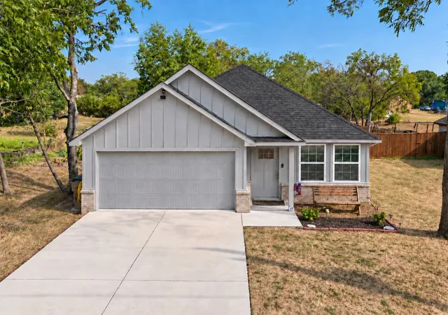 Single family home for sale at 100 Elm St, Lone Oak, TX 75453 | MLS# 21394928