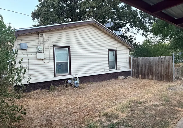 Photo 3 of Single family home for sale at 607 N Norma Dr, Lacy Lakeview, TX 76705 | MLS# 21394629 | Listing updated on 2026-09-29