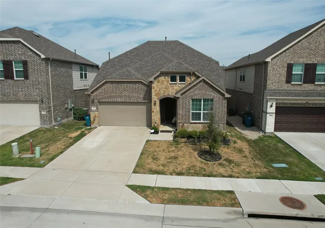 Photo 1 of Single family home for sale at 375 Meredith Dr, Rockwall, TX 75087 | MLS# 21392197 | Listing updated on 2026-10-06