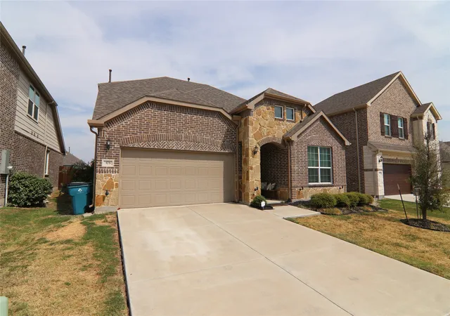 Photo 2 of Single family home for sale at 375 Meredith Dr, Rockwall, TX 75087 | MLS# 21392197 | Listing updated on 2026-10-06