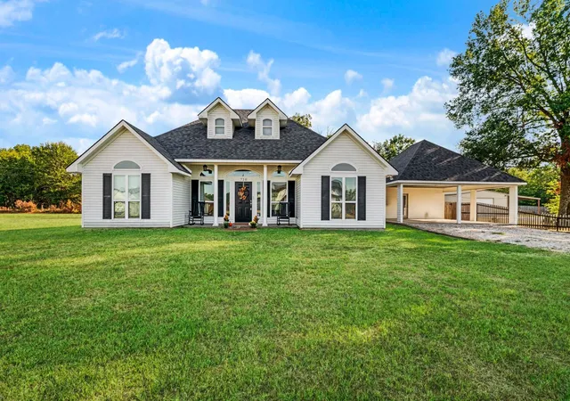 Photo 1 of Single family home for sale at 720 Daniel St, Blossom, TX 75416 | MLS# 21395053 | Listing updated on 2026-09-25