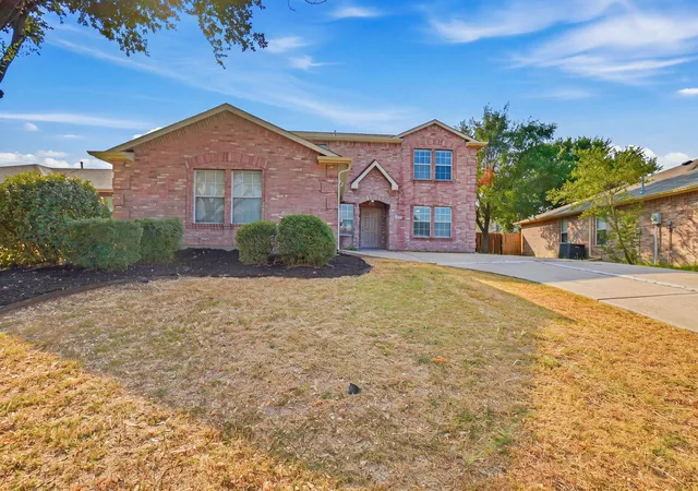 Photo 2 of Single family home for sale at 1002 Chatham Ln, Forney, TX 75126 | MLS# 21392499 | Listing updated on 2026-10-05