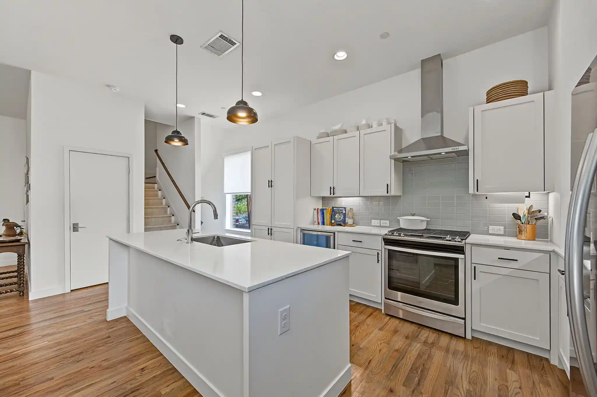 Photo 1 of Condo for sale at 2310 N Fitzhugh Ave #40, Dallas, TX 75204 | MLS# 21393462 | Listing updated on 2026-10-13