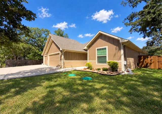 Photo 2 of Single family home for sale at 214 Colt Dr, Lake Kiowa, TX 76240 | MLS# 21395102 | Listing updated on 2026-09-30
