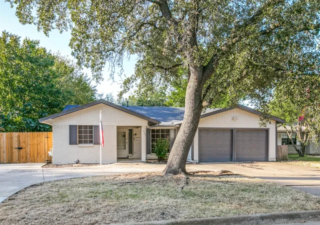 Photo 1 of Single family home for sale at 4701 Highgrove Dr, Fort Worth, TX 76132 | MLS# 21393966 | Listing updated on 2026-10-06