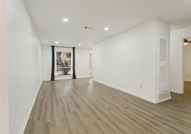 Photo 3 of Single family home for sale at 4701 Highgrove Dr, Fort Worth, TX 76132 | MLS# 21393966 | Listing updated on 2026-10-06