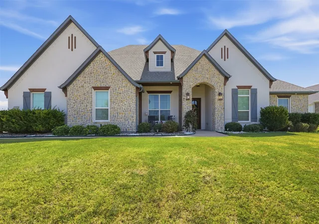 Single family home for sale at 860 San Saba E, Midlothian, TX 76065 | MLS# 21392718