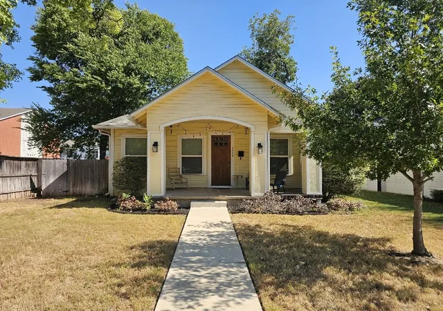 Photo 1 of Single family home for sale at 1814 S 5th Street, Waco, TX 76706 | MLS# 21394987 | Listing updated on 2026-10-05