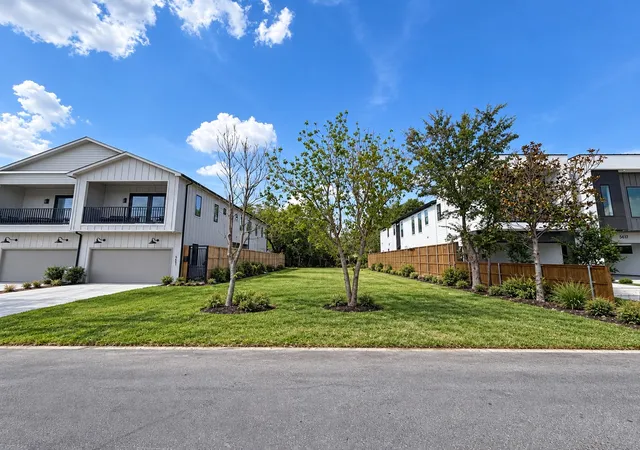 Photo 1 of Land for sale at 5609 Santa Fe Ave, Dallas, TX 75214 | MLS# 21377533 | Listing updated on 2026-10-05