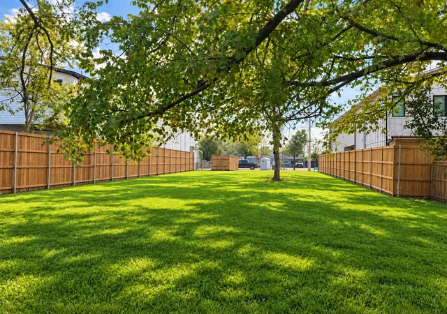 Photo 2 of Land for sale at 5609 Santa Fe Ave, Dallas, TX 75214 | MLS# 21377533 | Listing updated on 2026-10-05