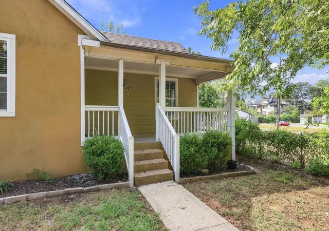 Photo 3 of Sale Pending at 424 W Sears St, Denison, TX 75020 | MLS# 21394774 | Listing updated on 2026-10-10