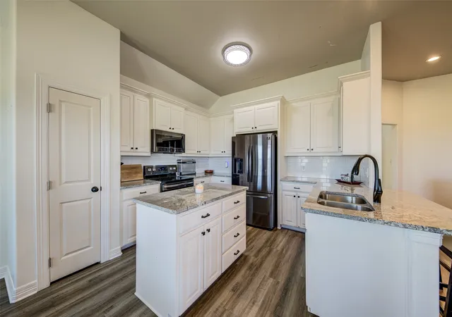 Photo 3 of Sale Pending at 148 County Rd 2830, Decatur, TX 76234 | MLS# 21392185 | Listing updated on 2026-10-07