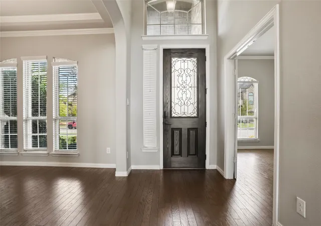 Photo 4 of Single family home for sale at 425 Rossville Dr, Midlothian, TX 76065 | MLS# 21387187 | Listing updated on 2026-10-08