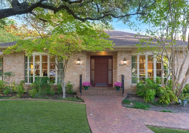 Photo 3 of Single family home for sale at 6950 Midcrest Dr, Dallas, TX 75254 | MLS# 21394373 | Listing updated on 2026-10-06