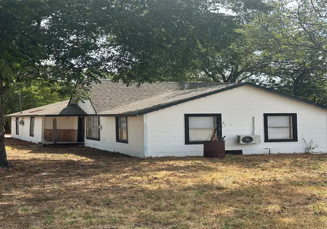 Photo 2 of Single family home for sale at 632 W Ayers Ave, De Leon, TX 76444 | MLS# 21395276 | Listing updated on 2026-09-25
