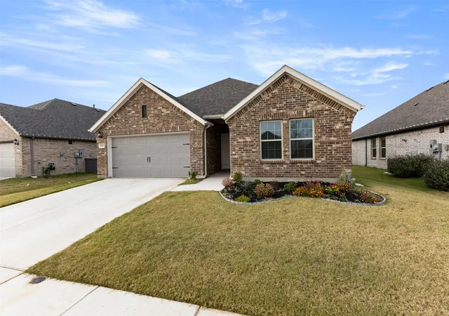 Photo 3 of Single family home for sale at 7537 Prairie Holly Ln, Venus, TX 76084 | MLS# 21395303 | Listing updated on 2026-09-25