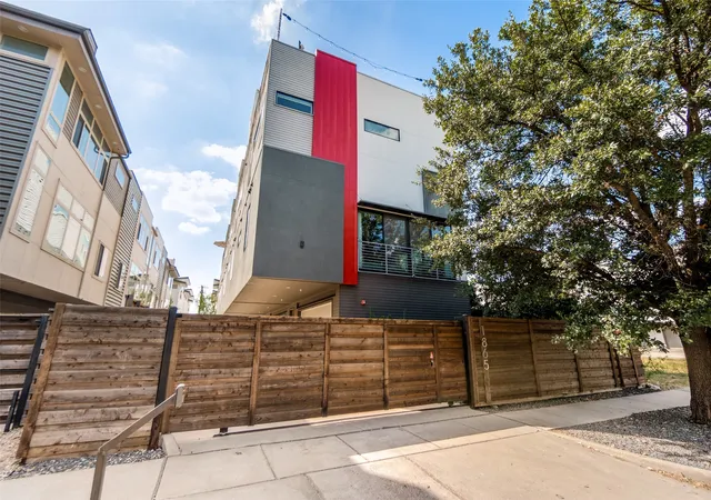Photo 1 of Sale Pending at 1865 Summit Ave #105, Dallas, TX 75206 | MLS# 21395209 | Listing updated on 2026-10-07