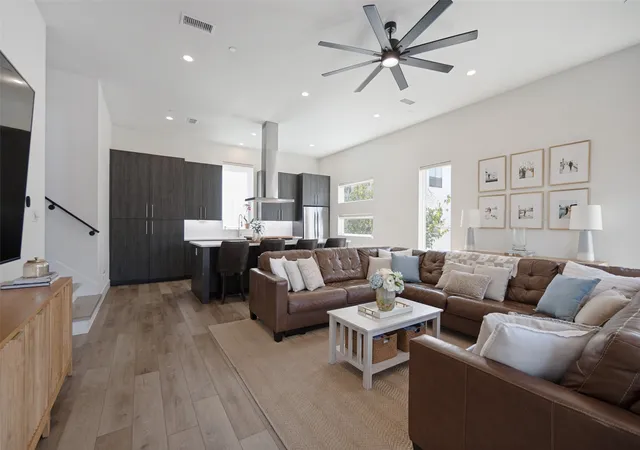 Photo 3 of Sale Pending at 1865 Summit Ave #105, Dallas, TX 75206 | MLS# 21395209 | Listing updated on 2026-10-07