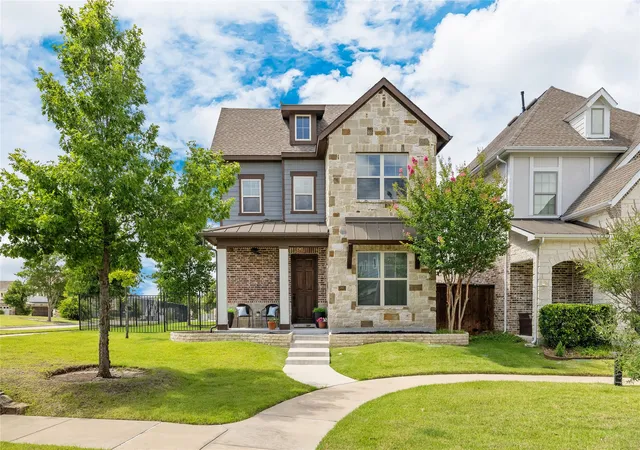 Photo 1 of Single family home for sale at 1820 Roundtree Cir W, Aledo, TX 76008 | MLS# 21395316 | Listing updated on 2026-10-07