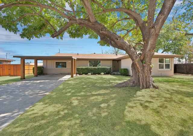 Photo 2 of Single family home for sale at 4212 Ken Michael Ct, North Richland Hills, TX 76180 | MLS# 21395105 | Listing updated on 2026-10-05