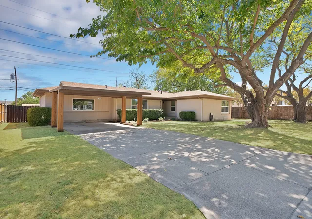 Photo 3 of Single family home for sale at 4212 Ken Michael Ct, North Richland Hills, TX 76180 | MLS# 21395105 | Listing updated on 2026-10-05