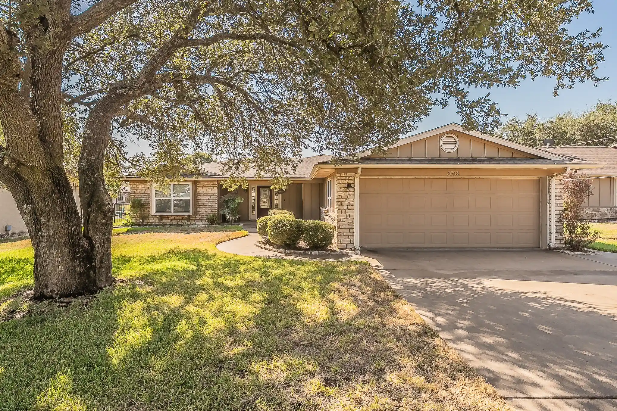 Photo 1 of Single family home for sale at 3713 Quail Run, Granbury, TX 76049 | MLS# 21395234 | Listing updated on 2026-10-28