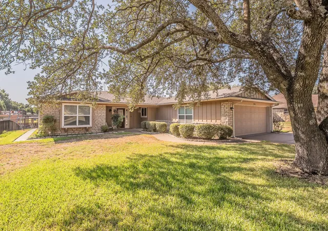 Photo 2 of Single family home for sale at 3713 Quail Run, Granbury, TX 76049 | MLS# 21395234 | Listing updated on 2026-09-25