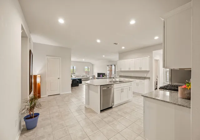 Photo 2 of Single family home for sale at 320 Sculptors Xing, Springtown, TX 76082 | MLS# 21392444 | Listing updated on 2026-10-08