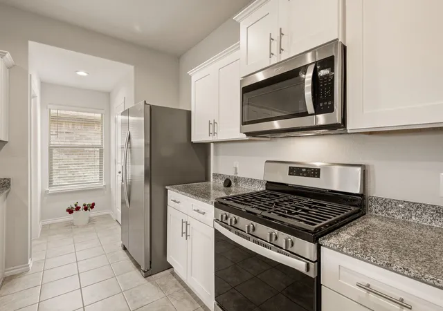 Photo 3 of Single family home for sale at 320 Sculptors Xing, Springtown, TX 76082 | MLS# 21392444 | Listing updated on 2026-10-08