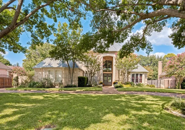 Photo 1 of Single family home for sale at 1108 Chatsworth Ct W, Colleyville, TX 76034 | MLS# 21393012 | Listing updated on 2026-10-08