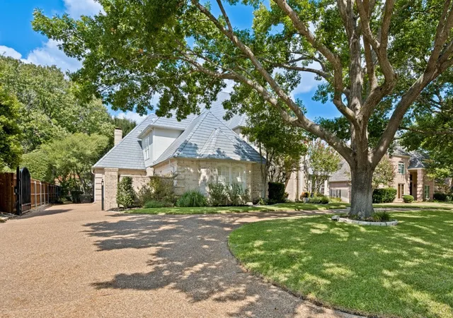 Photo 2 of Single family home for sale at 1108 Chatsworth Ct W, Colleyville, TX 76034 | MLS# 21393012 | Listing updated on 2026-10-08