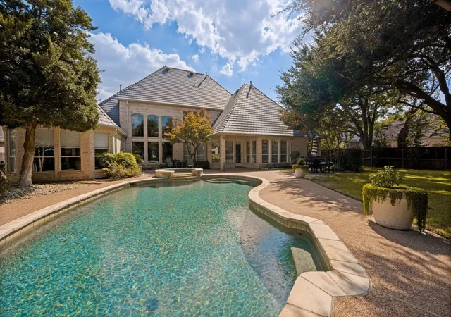 Photo 3 of Single family home for sale at 1108 Chatsworth Ct W, Colleyville, TX 76034 | MLS# 21393012 | Listing updated on 2026-10-08