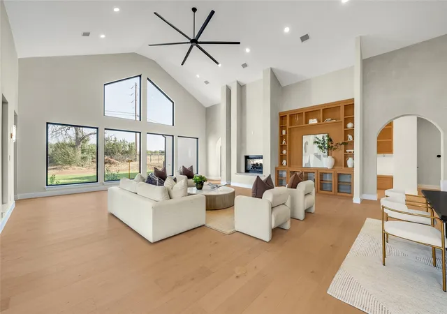 Photo 4 of Single family home for sale at 7211 County Rd 1017, Joshua, TX 76058 | MLS# 21395223 | Listing updated on 2026-09-25